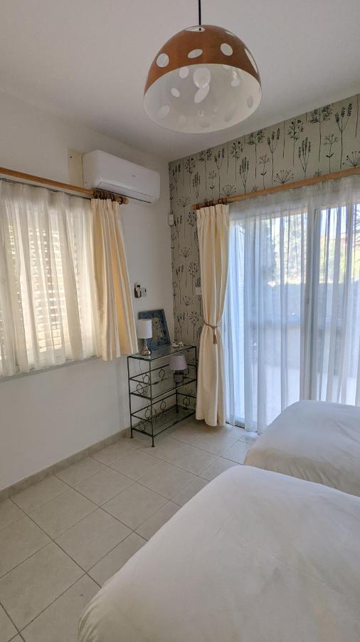 Stylish Garden Apartment At Paphos Harbour ภายนอก รูปภาพ