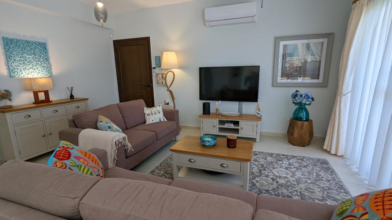 Stylish Garden Apartment At Paphos Harbour ภายนอก รูปภาพ